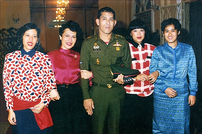 พระบรมฉายาลักษณ์ สมเด็จพระบรมราชชนนีพันปีหลวง 