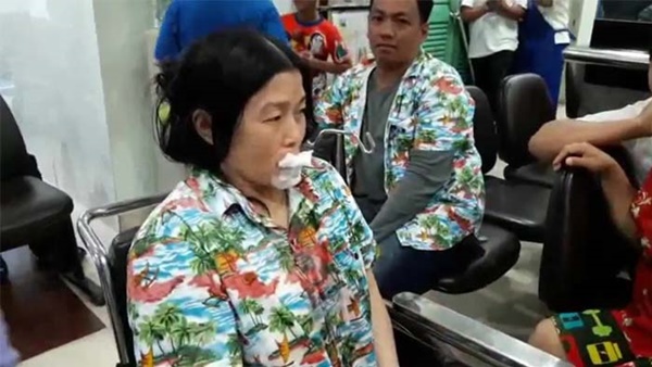 ขวดโซดาระเบิดใส่ปาก