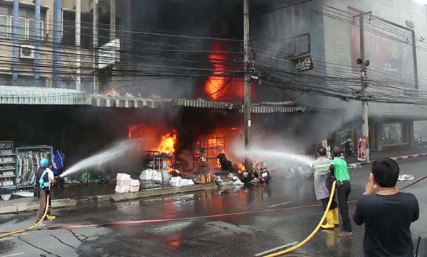 ไฟไหม้ตลาดศรีเมือง ราชบุรี 