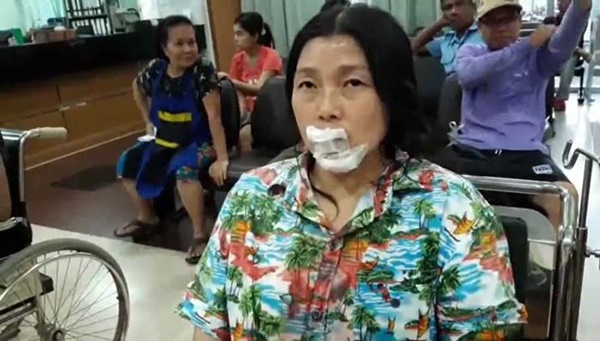 ขวดโซดาระเบิดใส่ปาก