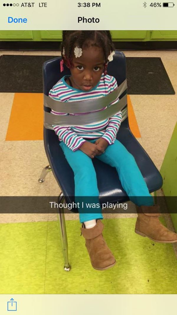 พี่เลี้ยงในศูนย์เด็กเล็ก