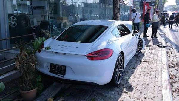 ชนแล้วหนี