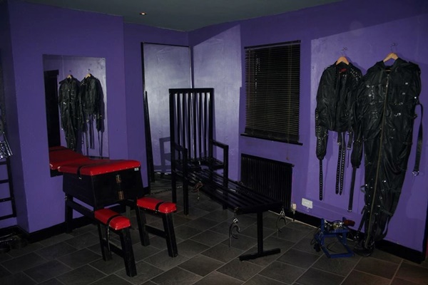  เปิดห้องพักสุดลับ