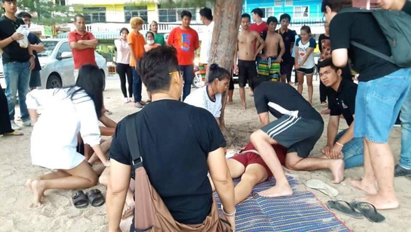 ฟ้าผ่าริมหาดชะอำ