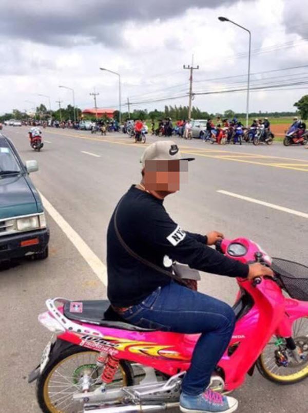 ปิดถนนแข่งซิ่ง