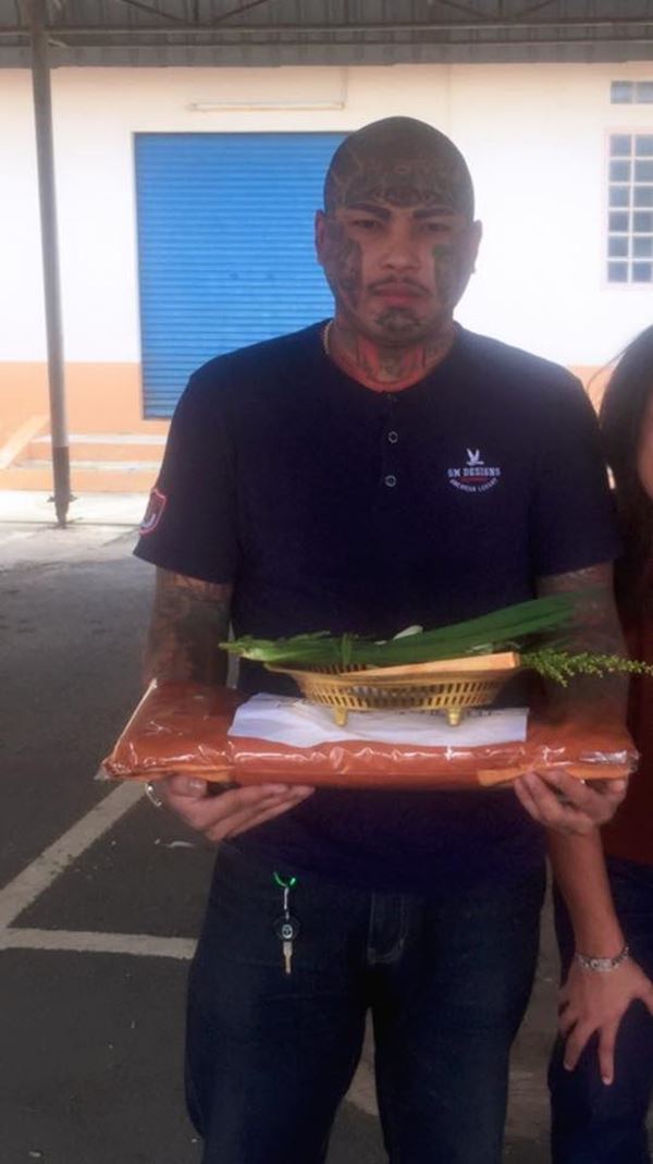 คนสักลายที่หน้าบวชไม่ได้