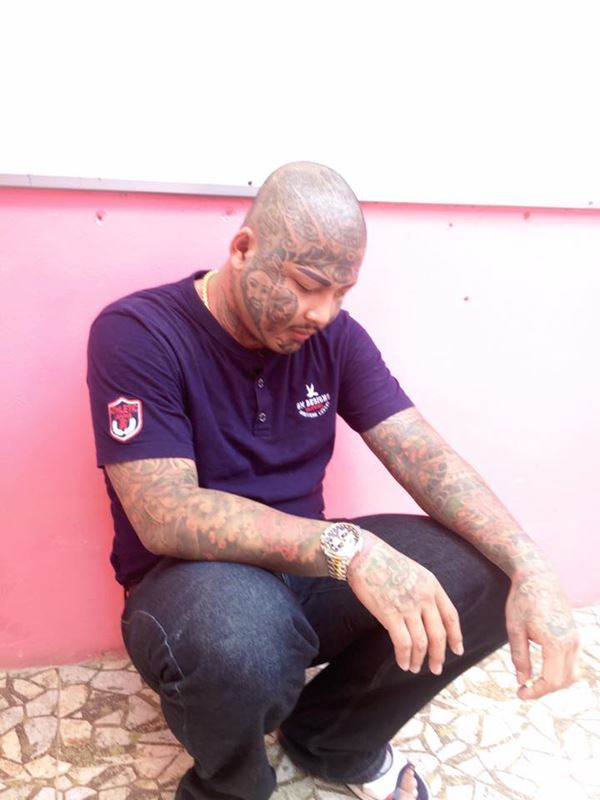 คนสักลายที่หน้าบวชไม่ได้