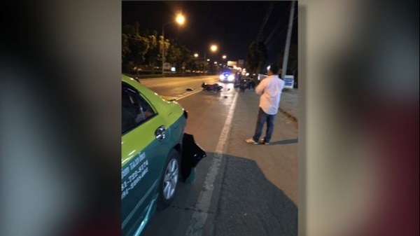 ต่อยหน้าผู้หญิง