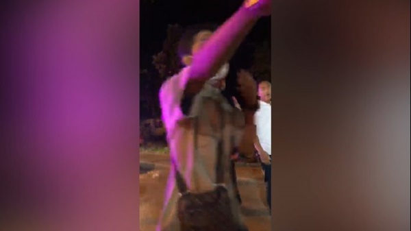 ต่อยหน้าผู้หญิง