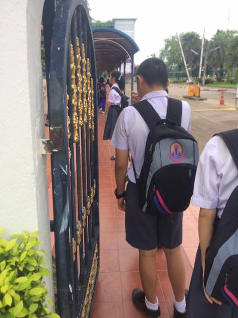 ผอ. แจงดราม่านักเรียนเข้าแถวไหว้ครู 