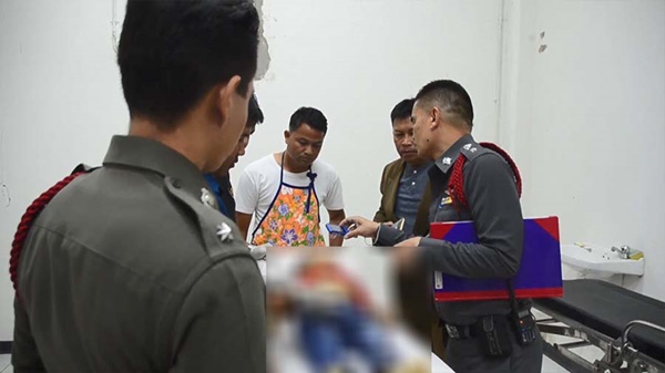 พ่อเลี้ยงทำร้ายลูก