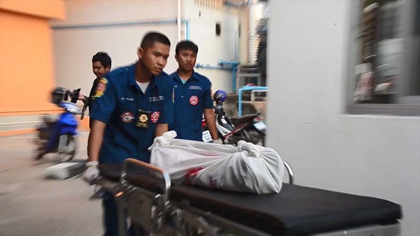 พ่อเลี้ยงทำร้ายลูก