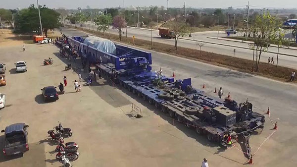 รถเทรลเลอร์ 704 ล้อ