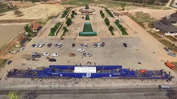 รถเทรลเลอร์ 704 ล้อ