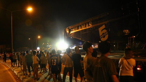 รถเทรลเลอร์ 704 ล้อ