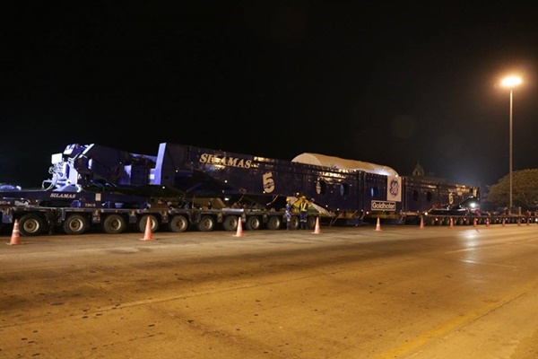 รถเทรลเลอร์ 704 ล้อ