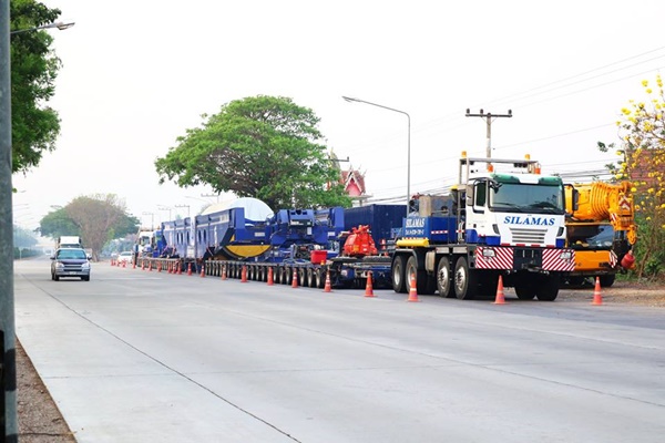 รถเทรลเลอร์ 704 ล้อ