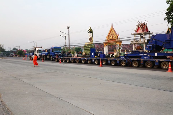 รถเทรลเลอร์ 704 ล้อ