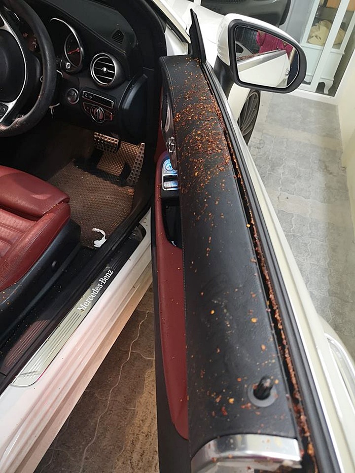 โดนพริกสาดหน้า