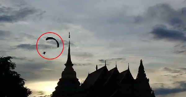 บิน พารามอเตอร์ เหนือพระธาตุลำปางหลวง