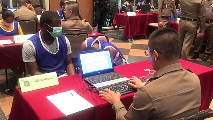 ทลายซ่องในซอยนานา 