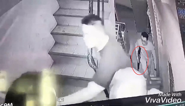 คลิปชายถือ M16 บุกหอพัก