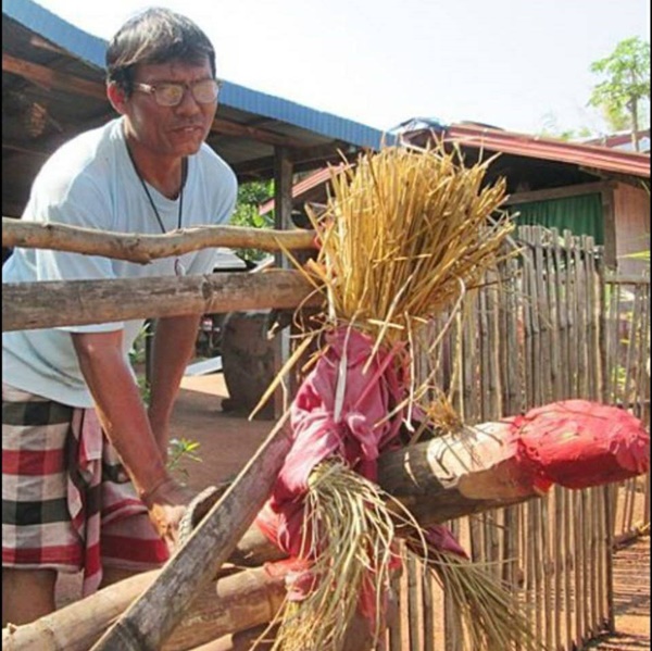 ไล่ผีแม่ม่าย