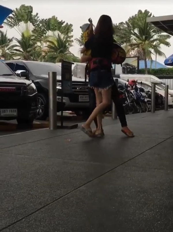 แย่งลูก