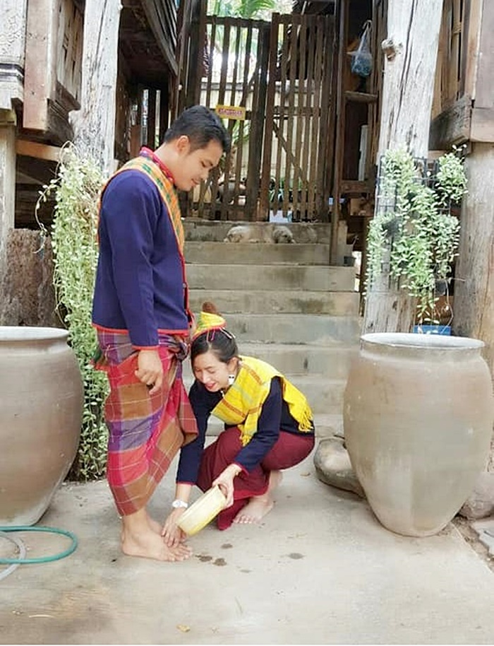 ภรรยากราบสามี