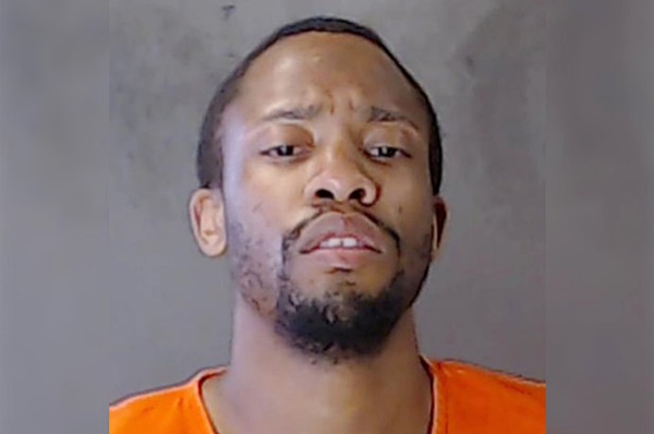 กระหน่ำแทงน้องสาว