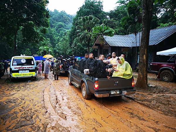ทีม ว.35 ณ ถ้ำหลวง-ขุนน้ำนางนอน