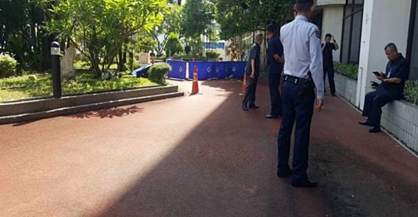 โดดตึกตาย