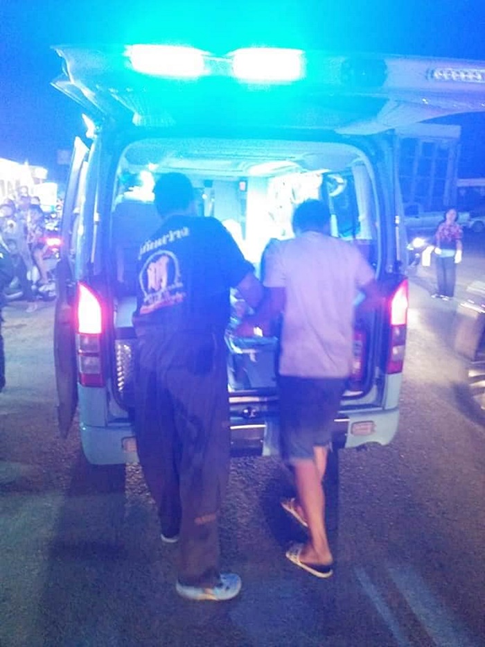 พ่อลูกตีกัน