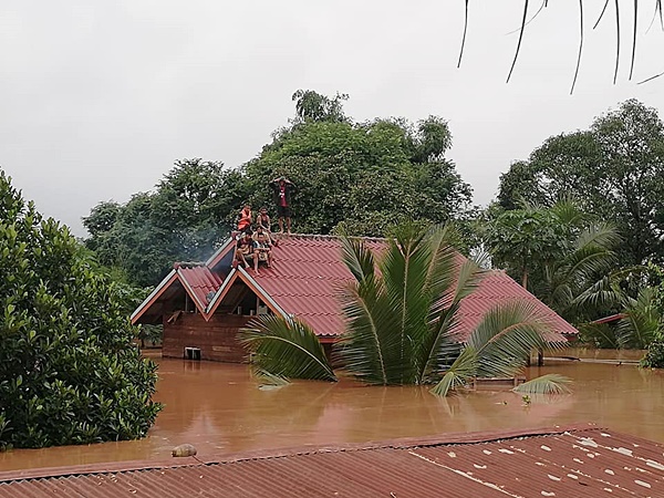 ลาวเขื่อนแตก