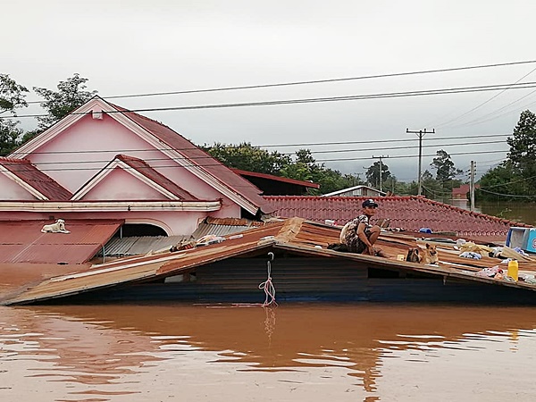 ลาวเขื่อนแตก