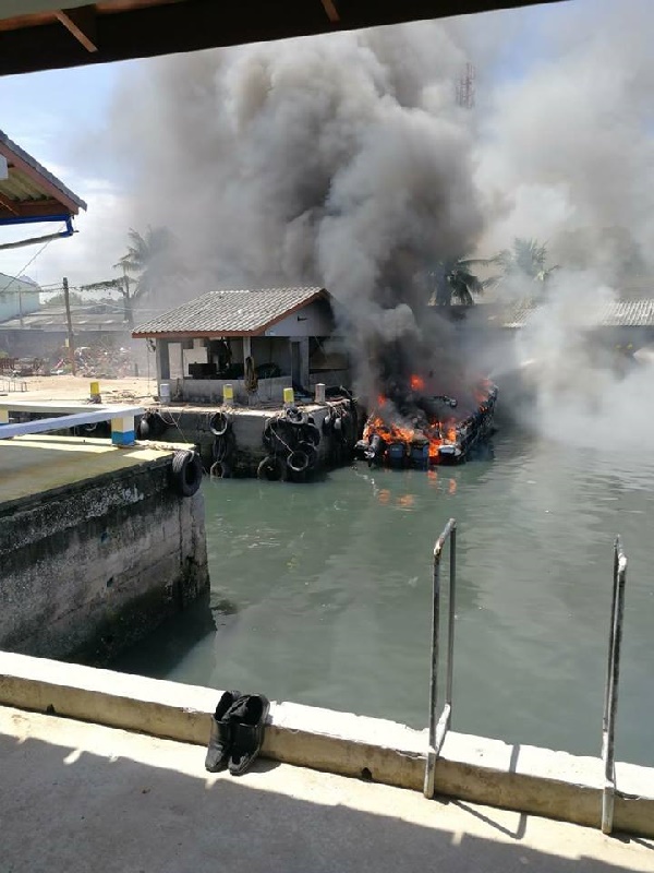 ไฟไหม้เรือสปีดโบ๊ทนำเที่ยวสิมิลัน