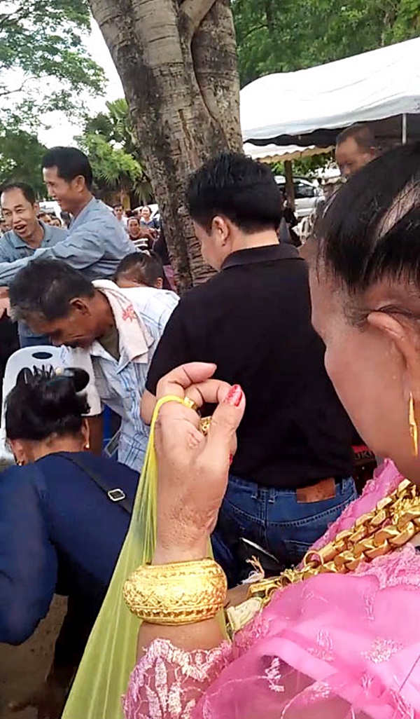  แม่ตู้พัน เศรษฐีนีชาวลาว 