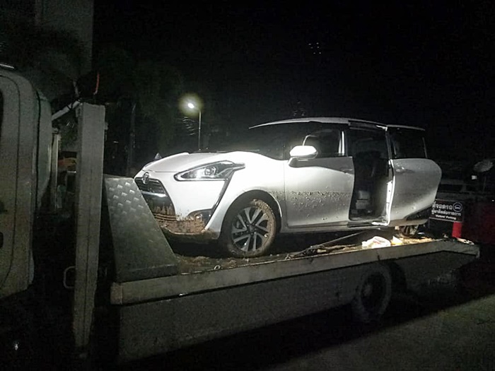 รถจมน้ำ