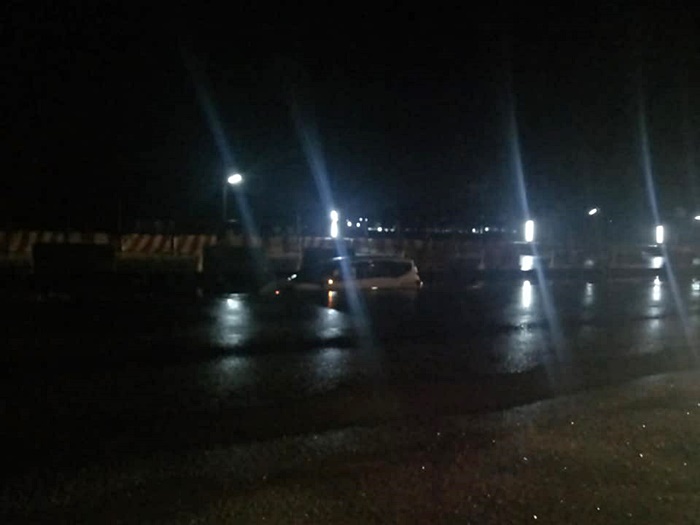 รถจมน้ำ