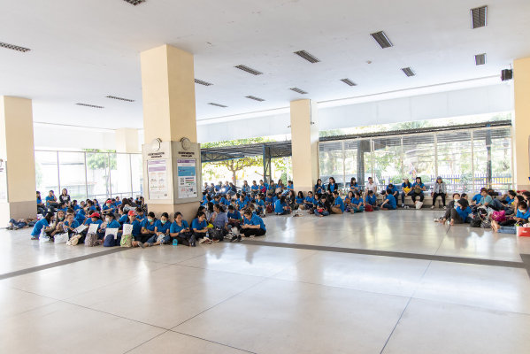 ปลดพนักงาน