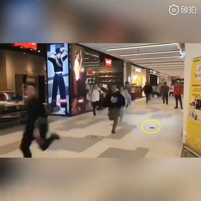 ซอมบี้บุกร้านยูนิโคล่ 