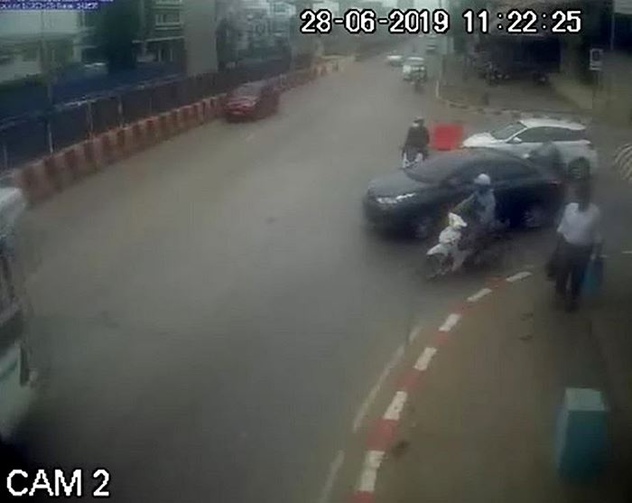 จ่านิว ถูกทำร้าย