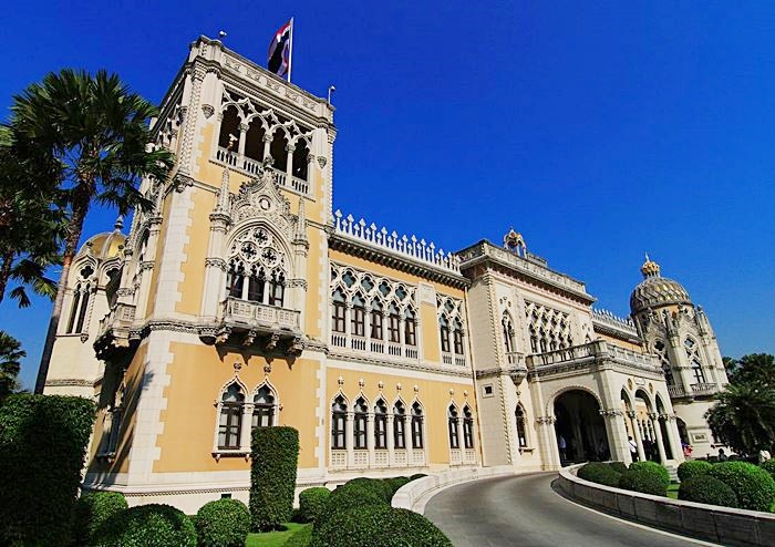 พระที่นั่งอัมพรสถาน 