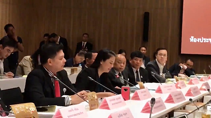 เสรีพิศุทธ์ ปะทะ ปารีณา