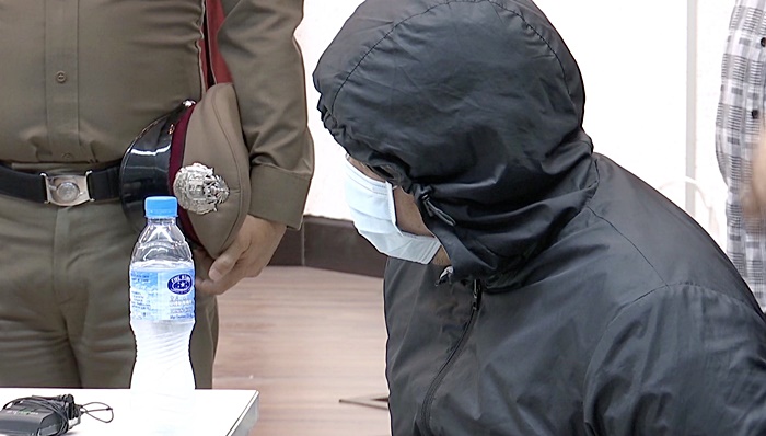 มือฆ่า 2 ครูสามีภรรยา