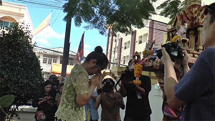 ครูจอมทรพย์