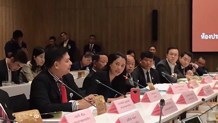 เสรีพิศุทธ์ ปะทะ ปารีณา