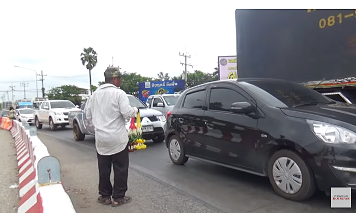 ขายพวงมาลัยหลังเกษียณ