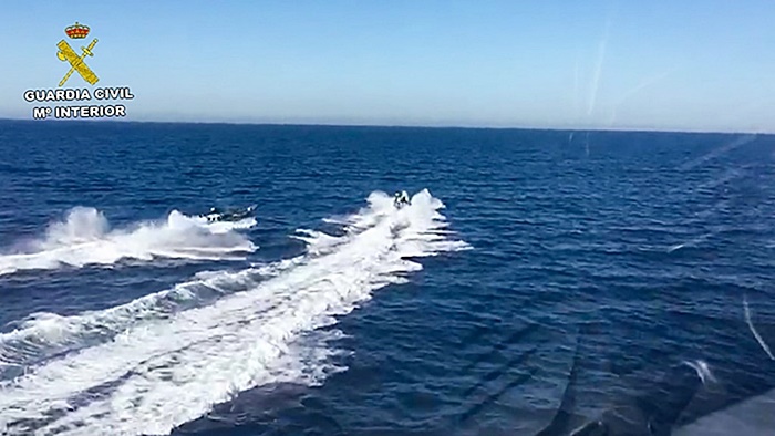 กลุ่มค้ายาช่วยตำรวจ