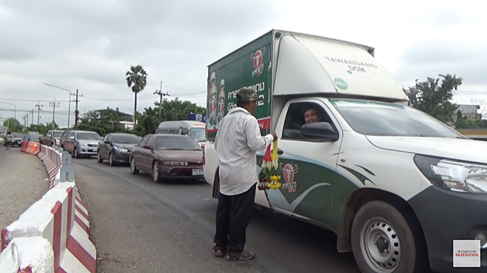 ขายพวงมาลัยหลังเกษียณ